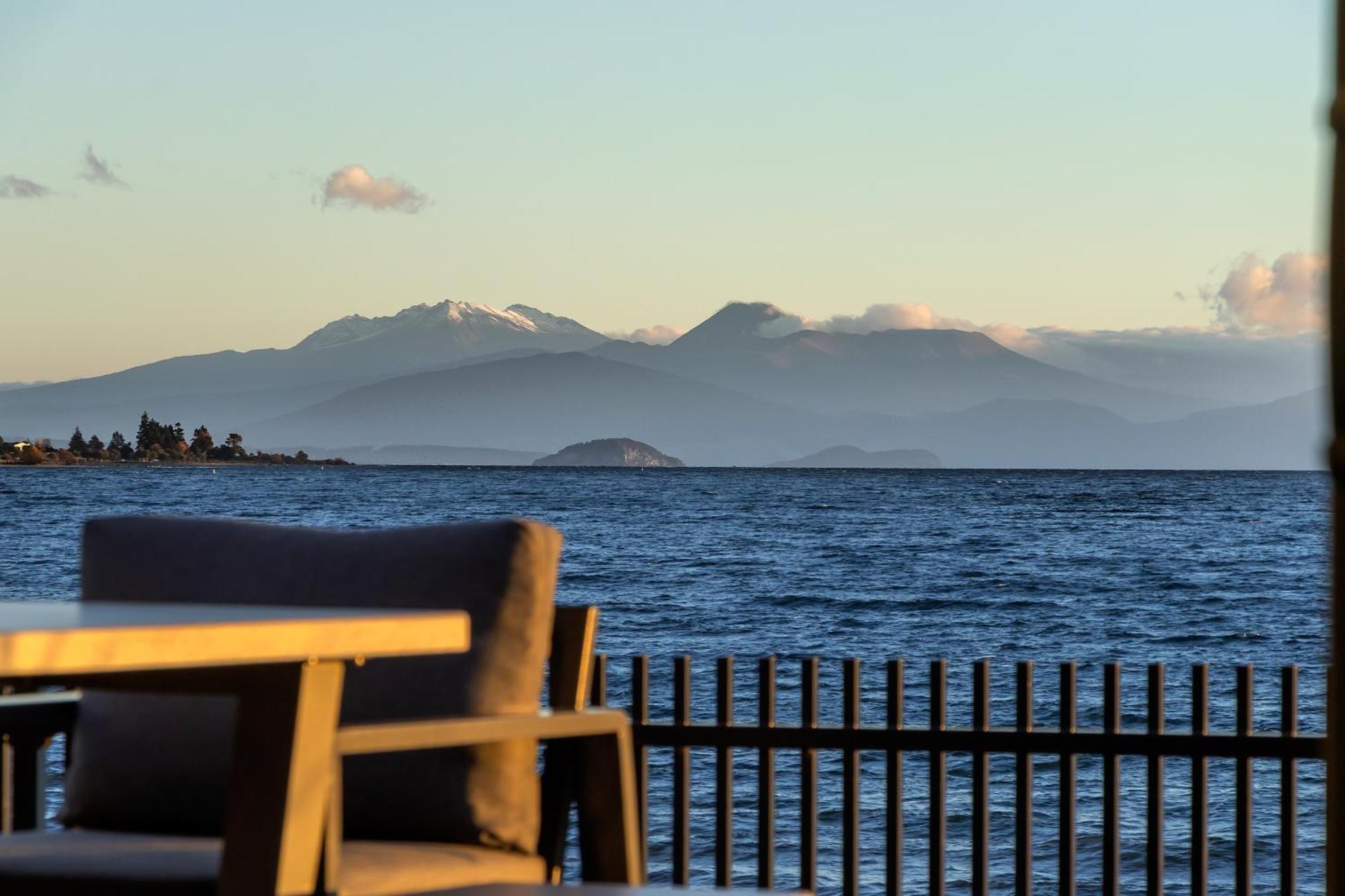 Brand New Lake Front Homes Spa Pool Taupo Eksteriør billede