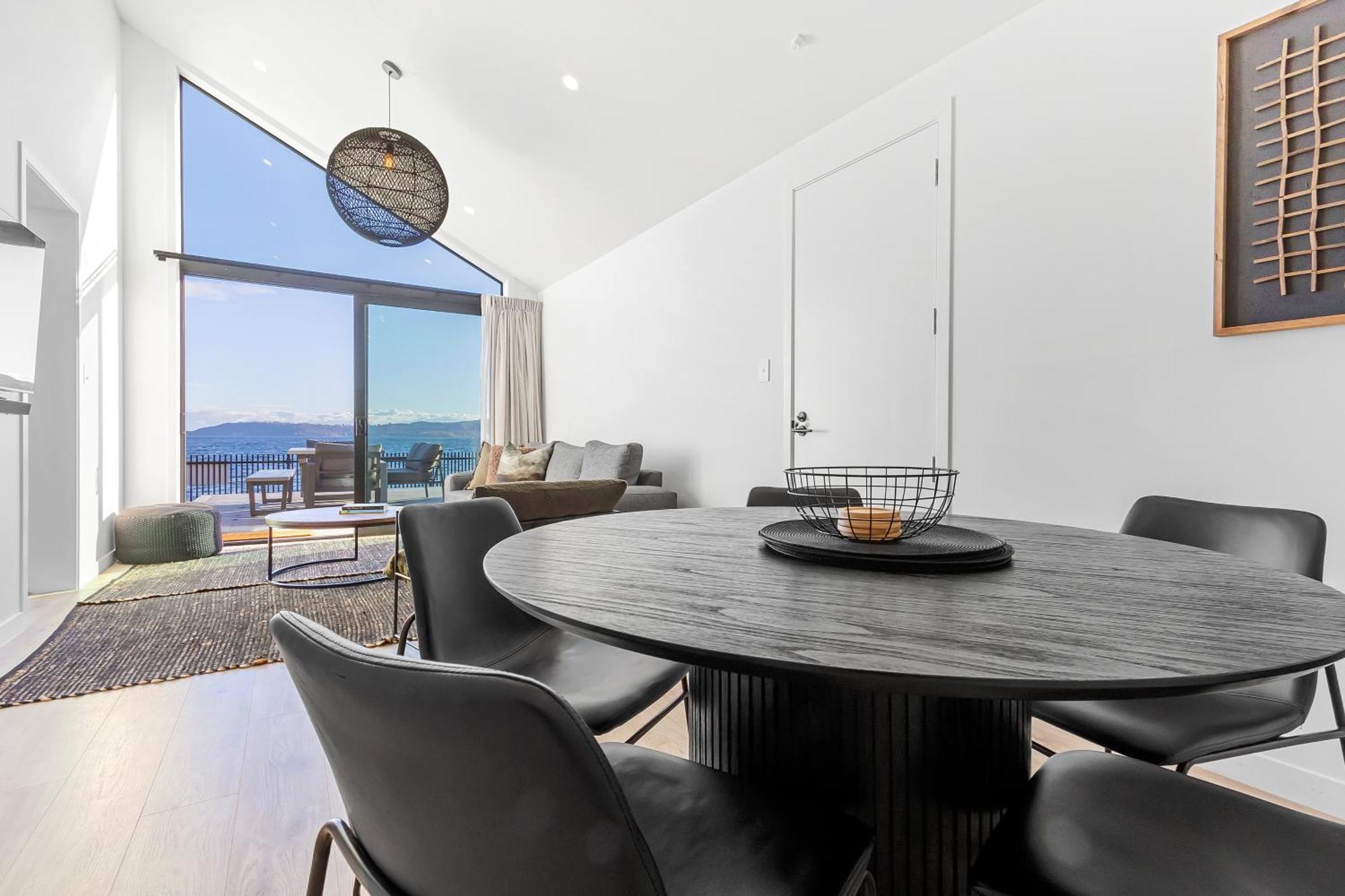 Brand New Lake Front Homes Spa Pool Taupo Eksteriør billede