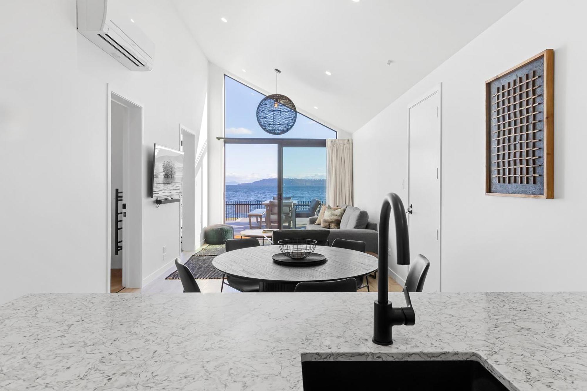 Brand New Lake Front Homes Spa Pool Taupo Eksteriør billede