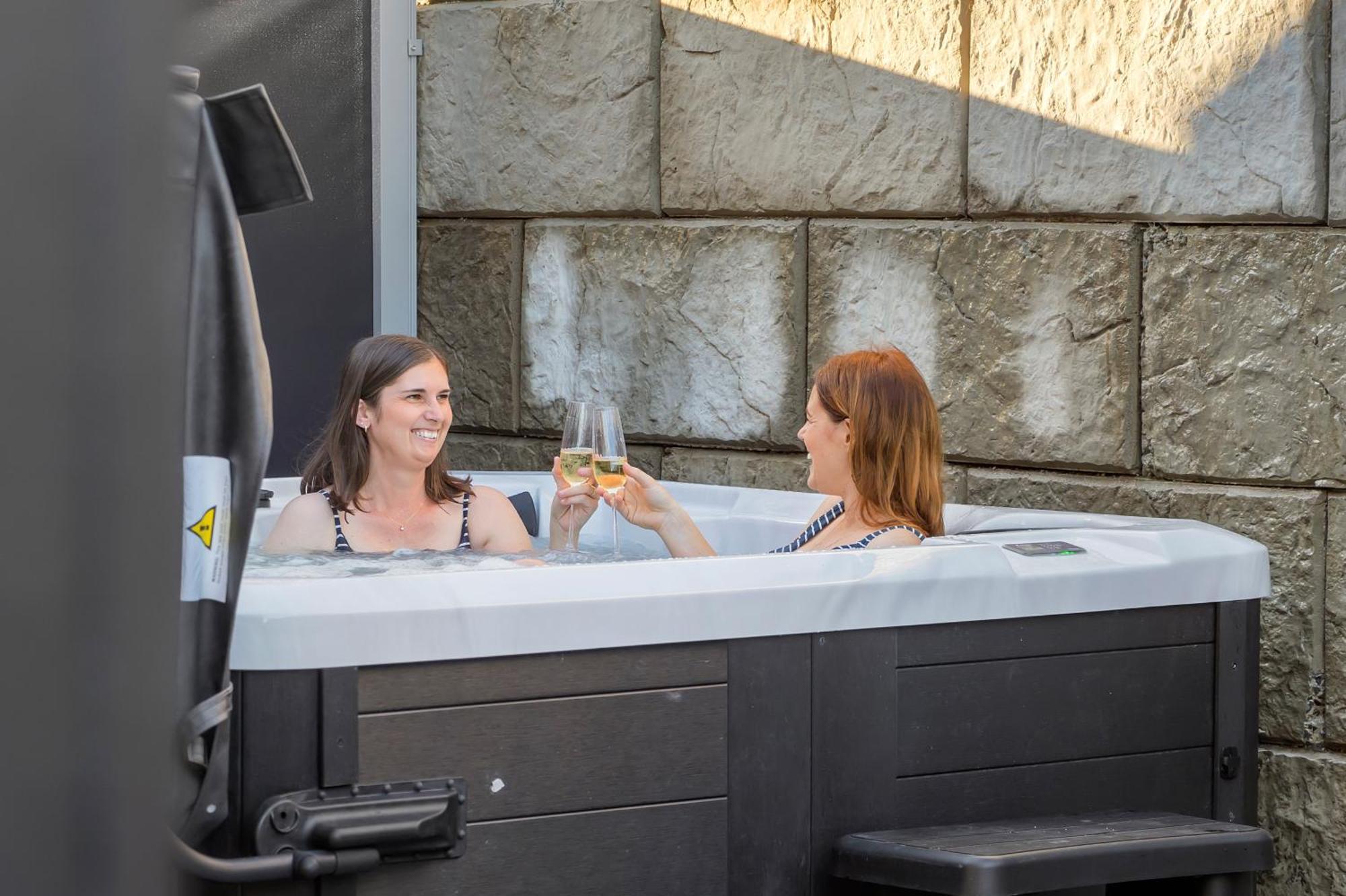 Brand New Lake Front Homes Spa Pool Taupo Eksteriør billede