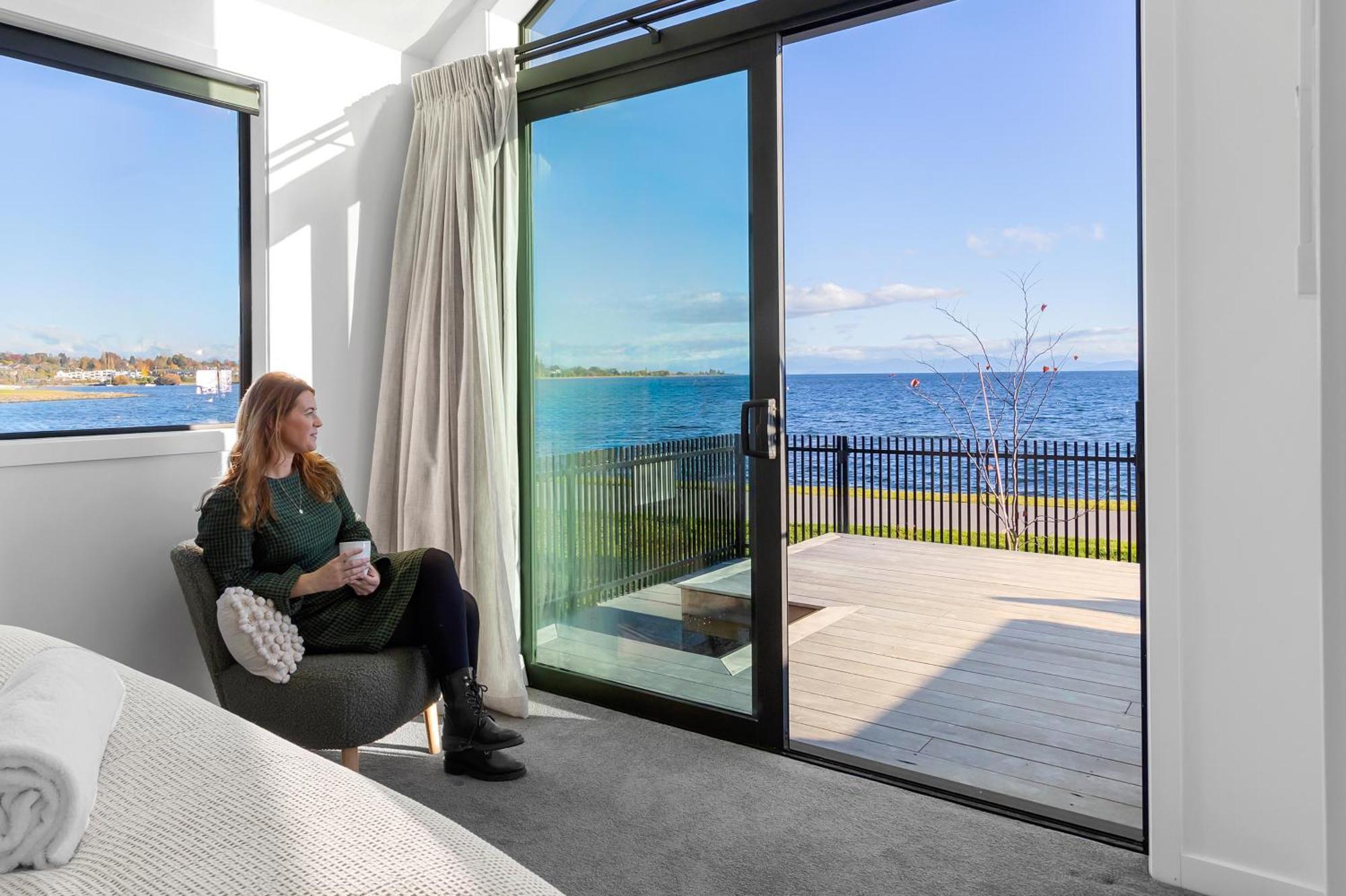 Brand New Lake Front Homes Spa Pool Taupo Eksteriør billede
